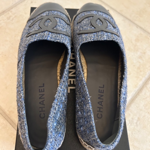 CHANEL Tweed Espadrilles - Picture 4 of 8